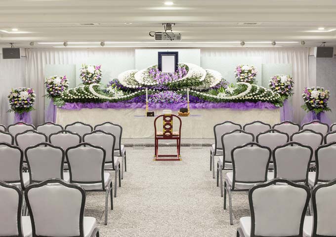 戸田葬祭場 光の間